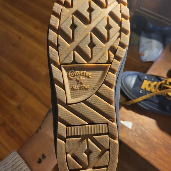 Limited edition size 10 men's converse - Picture 3 of 4